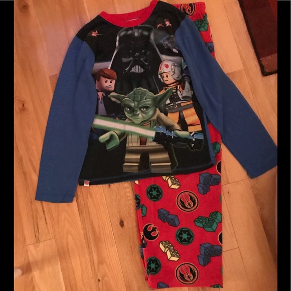 Box # 4 BUNDLE 3 Fleece Kids Winter, 1 Star Wars Summer, 1 Lego Movie Summer Pjs - Picture 2 of 6